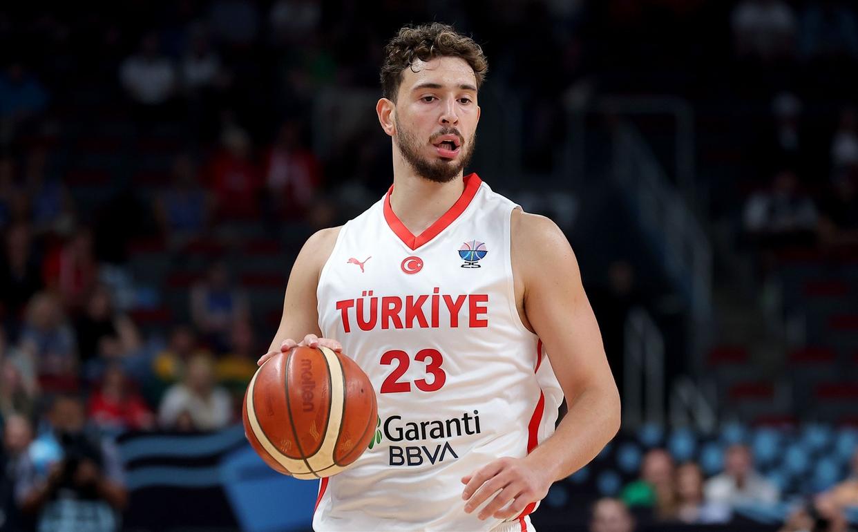 包含赛地聚焦：欧篮联集结日热度飙升，罗马防线松动，震撼外界，轮换策略成焦点的词条